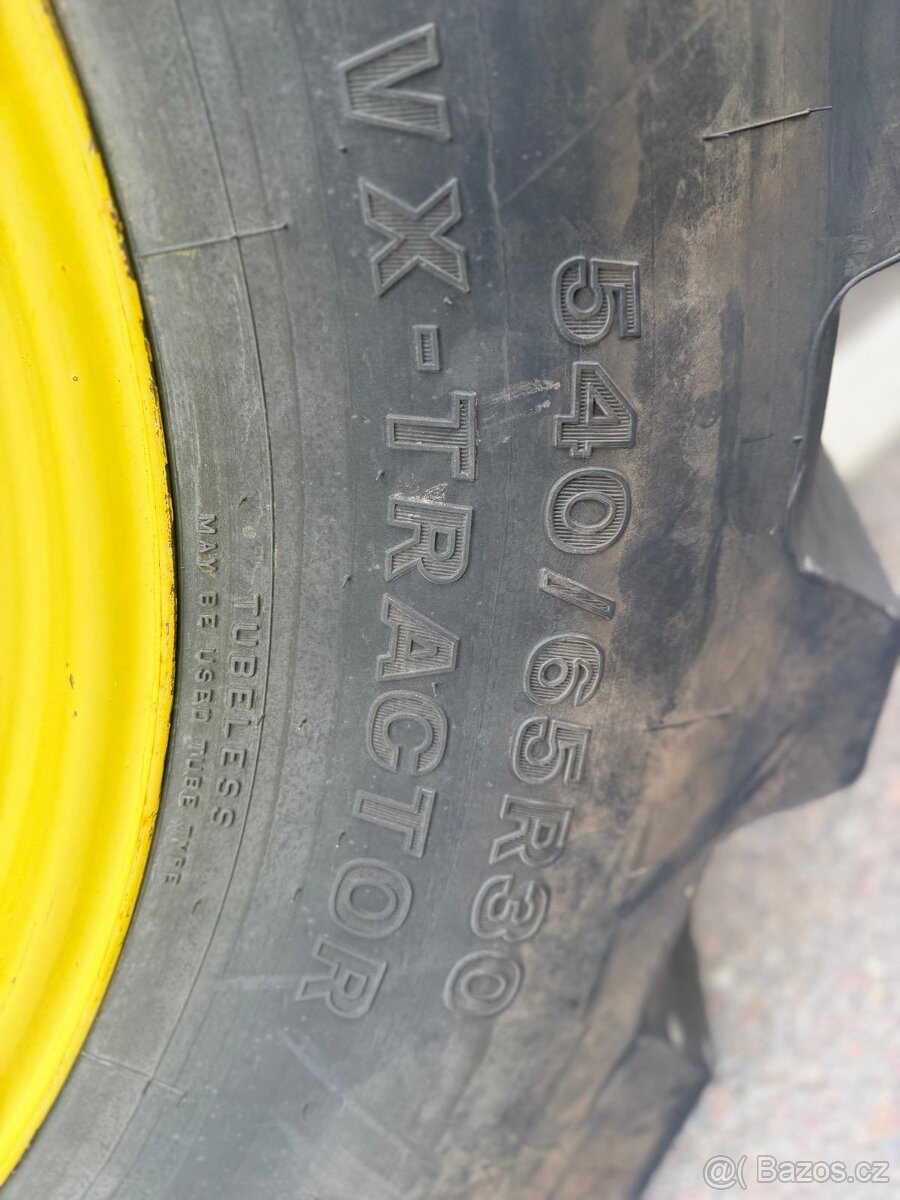 Zemědělský traktor John Deere 6215, rok výroby 2017, 7600 mo - 14