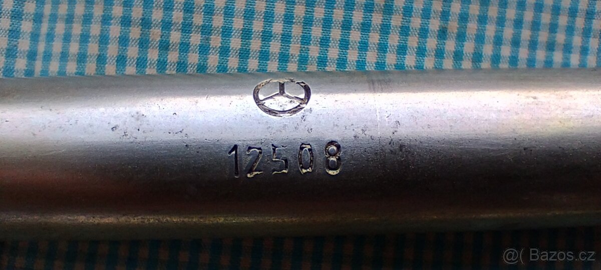 nář. Mercedes Benz - 14