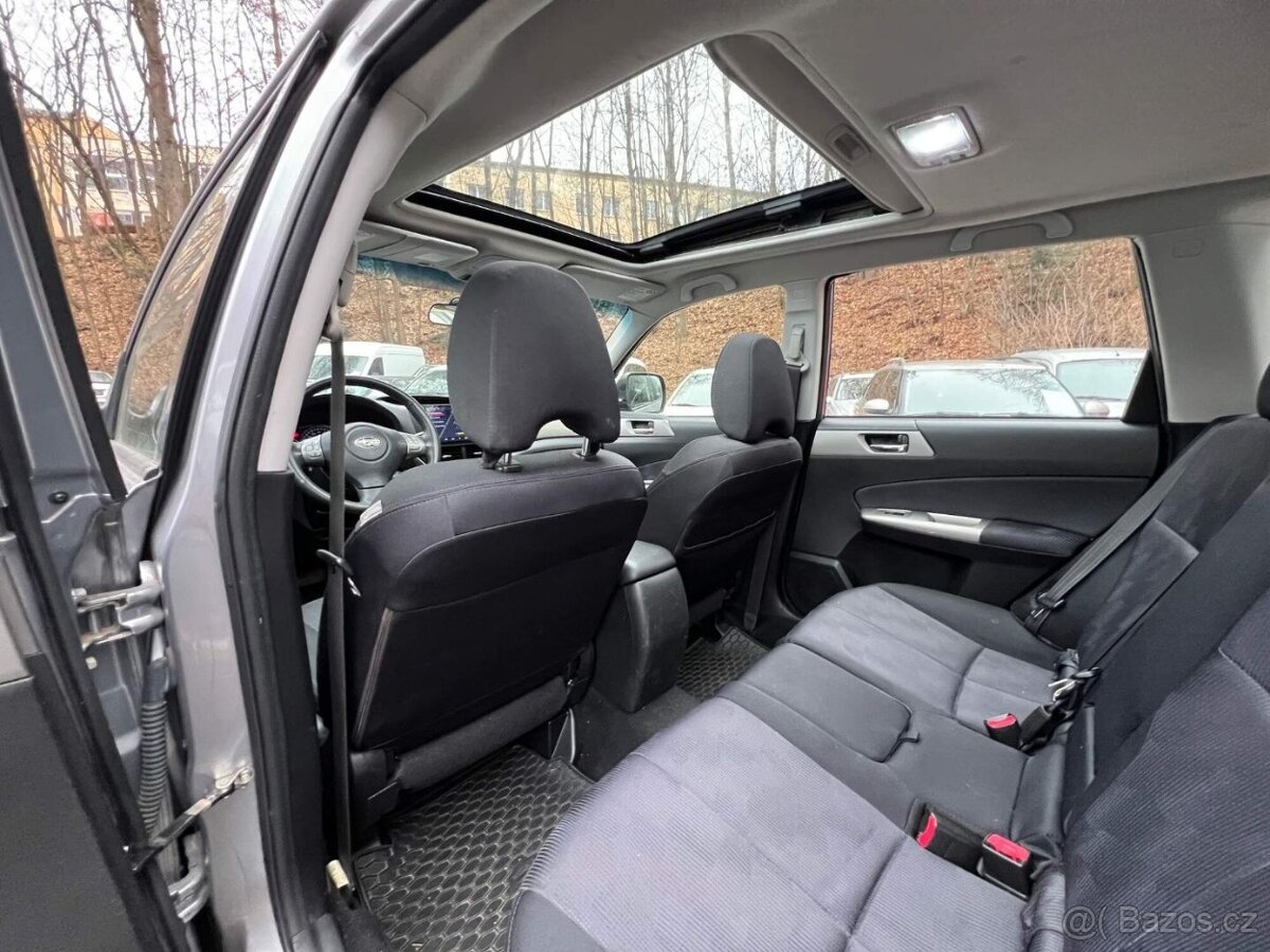 Subaru Forester 2.0i 110kW 4x4 automat klima tempomat 164tkm - 14