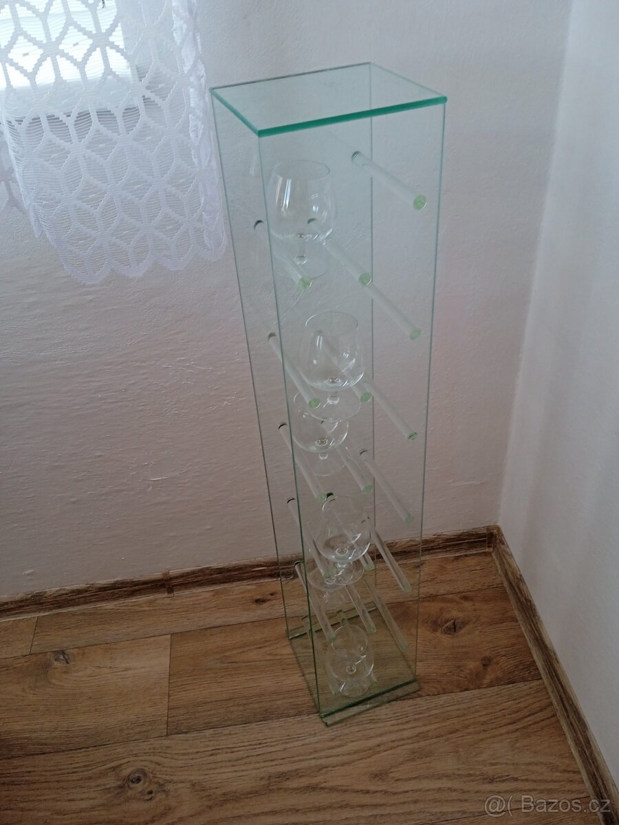 Skleněná vytrínka - 14