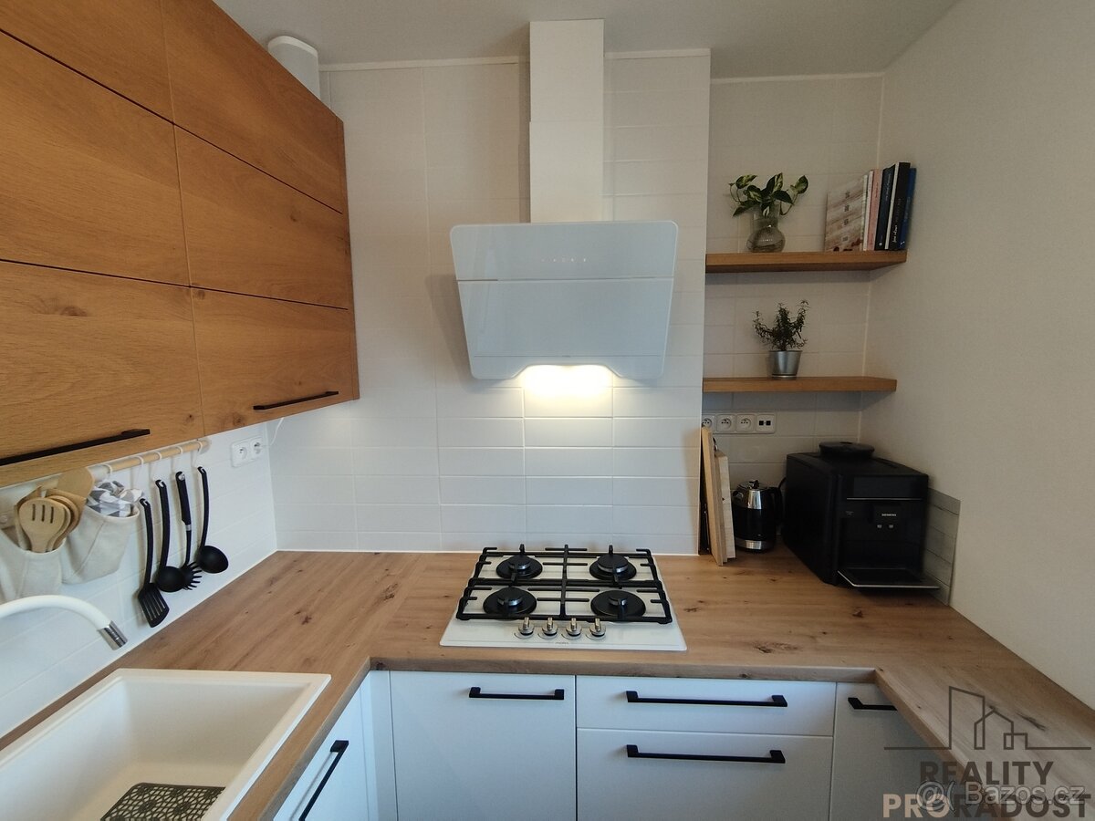 REZERVACE: Na prodej byt 3+kk s lodžií v Holešově, možnost g - 14