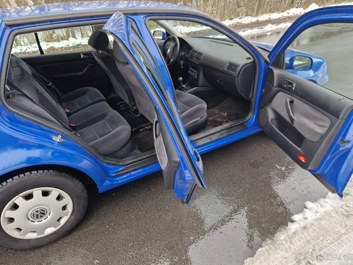 Vw GOLF 1.4 16V benzín - 14