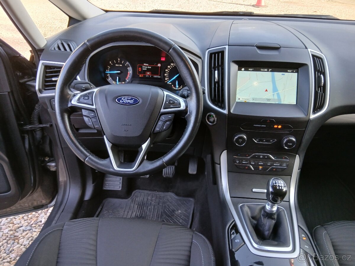 Ford S-Max 2.0 TDCi 110 KM Tažné, 5 Míst - 14