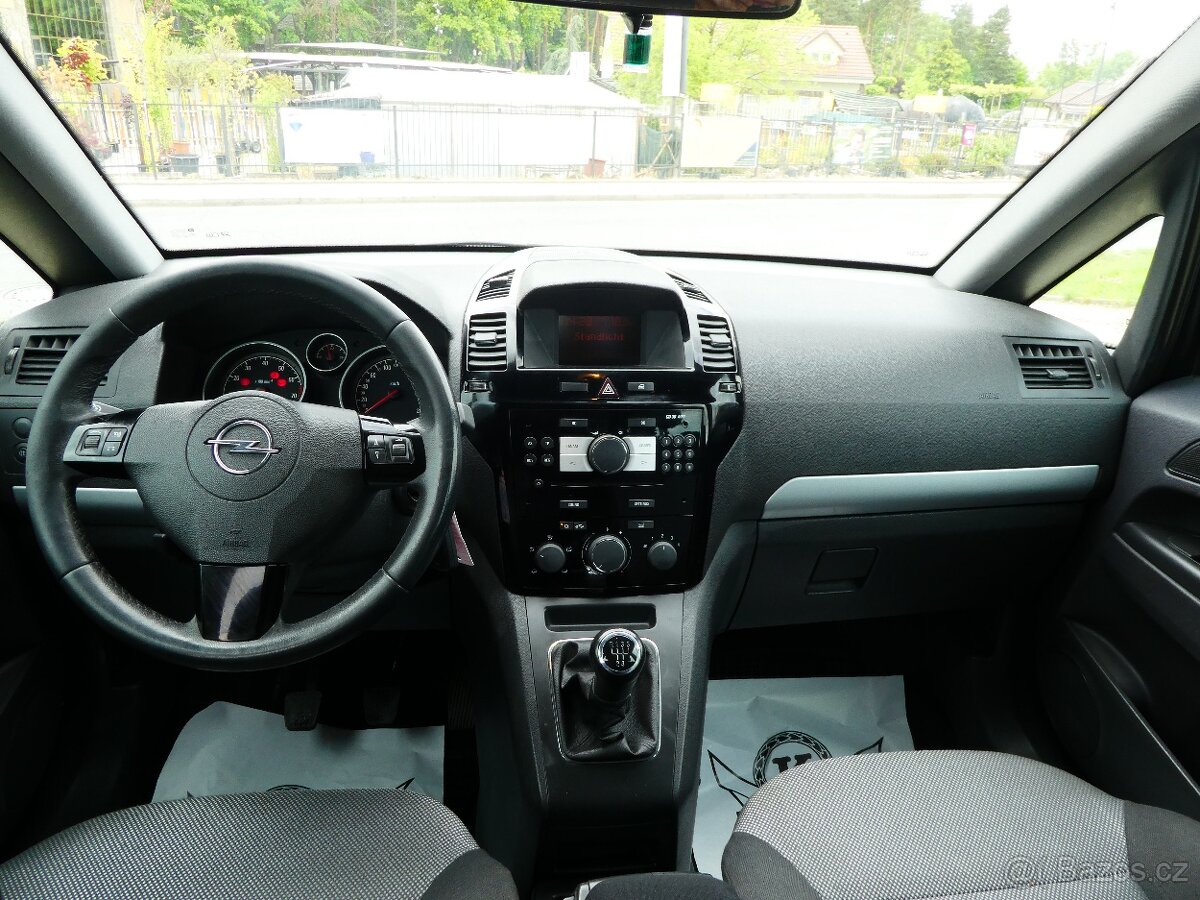 Opel Zafira 1.6i 85kW ecoFlex,7 míst - 14