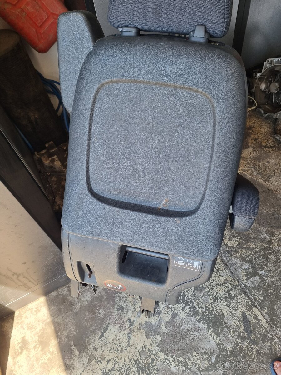 Prostřední řada sedaček Mercedes Vito W639 sklápěcí - 14