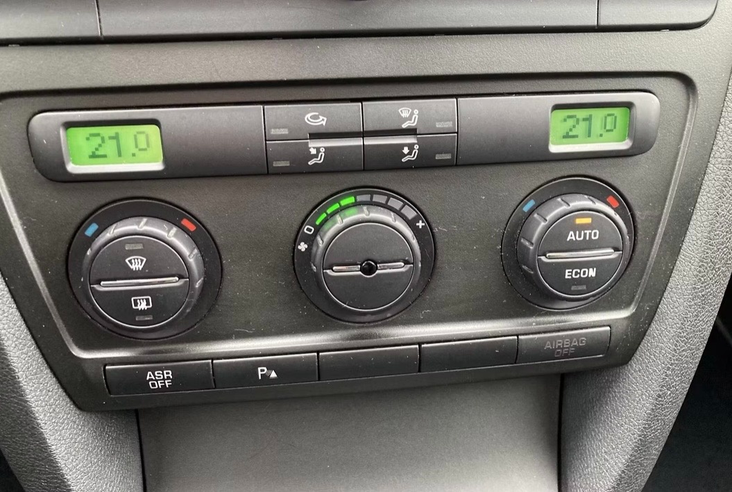 Škoda Octavia Combi 1,9 TDI, tažné, serviska - 14