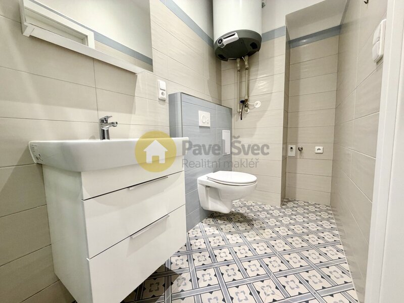 Pronájem bytu 1+kk, 21 m2, centrum města Strakonic - 14