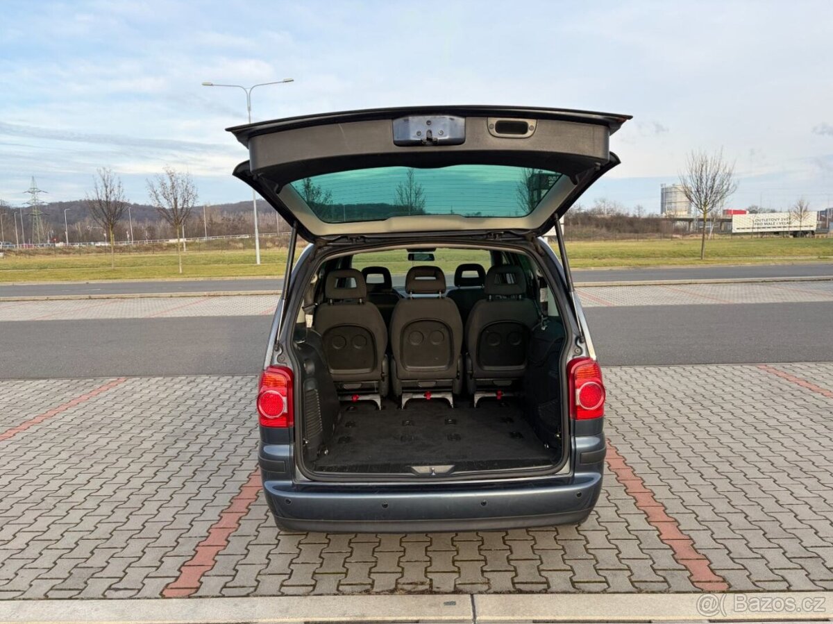 Volkswagen Sharan 1.9 TDi 7 míst - 14
