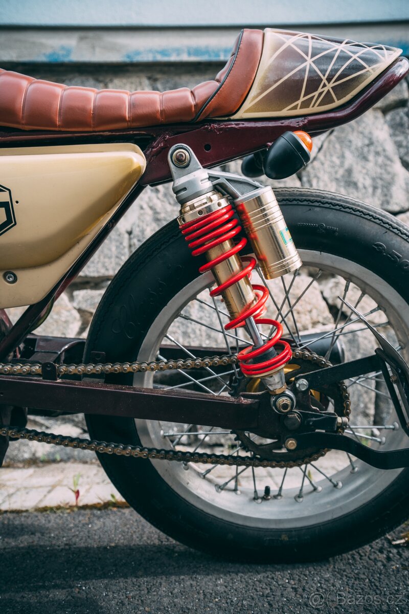 Motorka Suzuki TRS118 (café racer) - 14