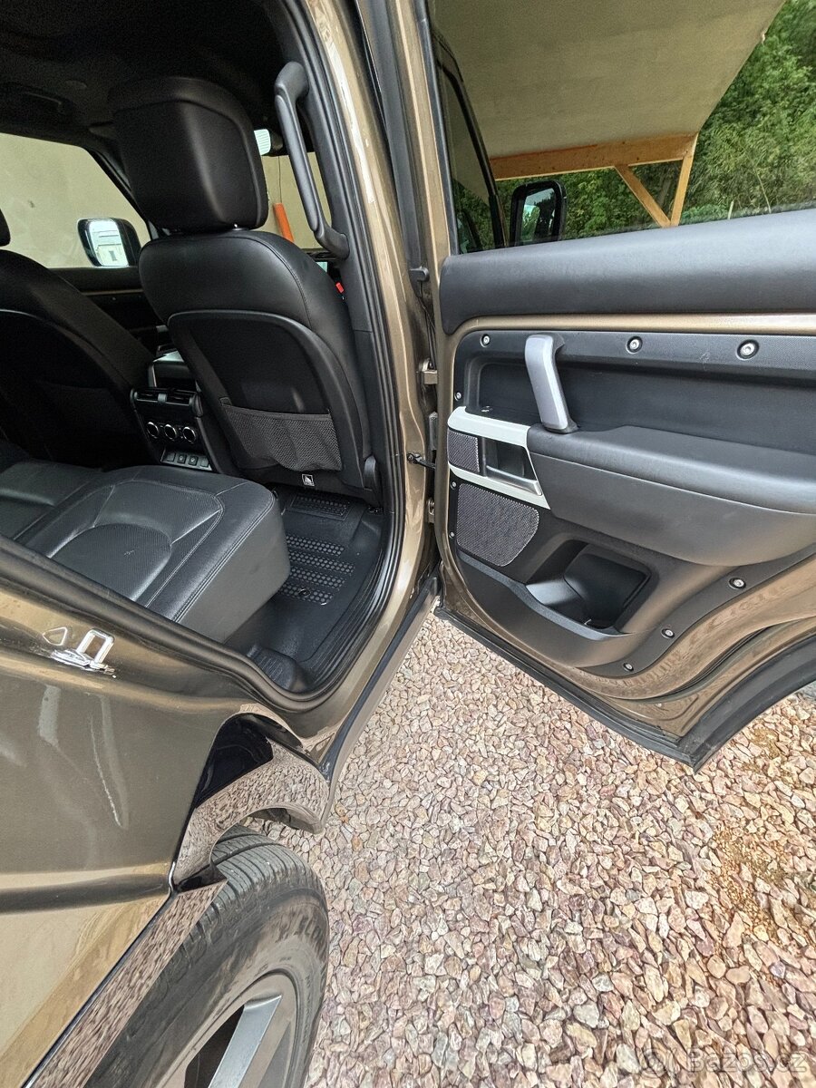 LR Defender 110 D300 X-DYNAMIC HSE - 14