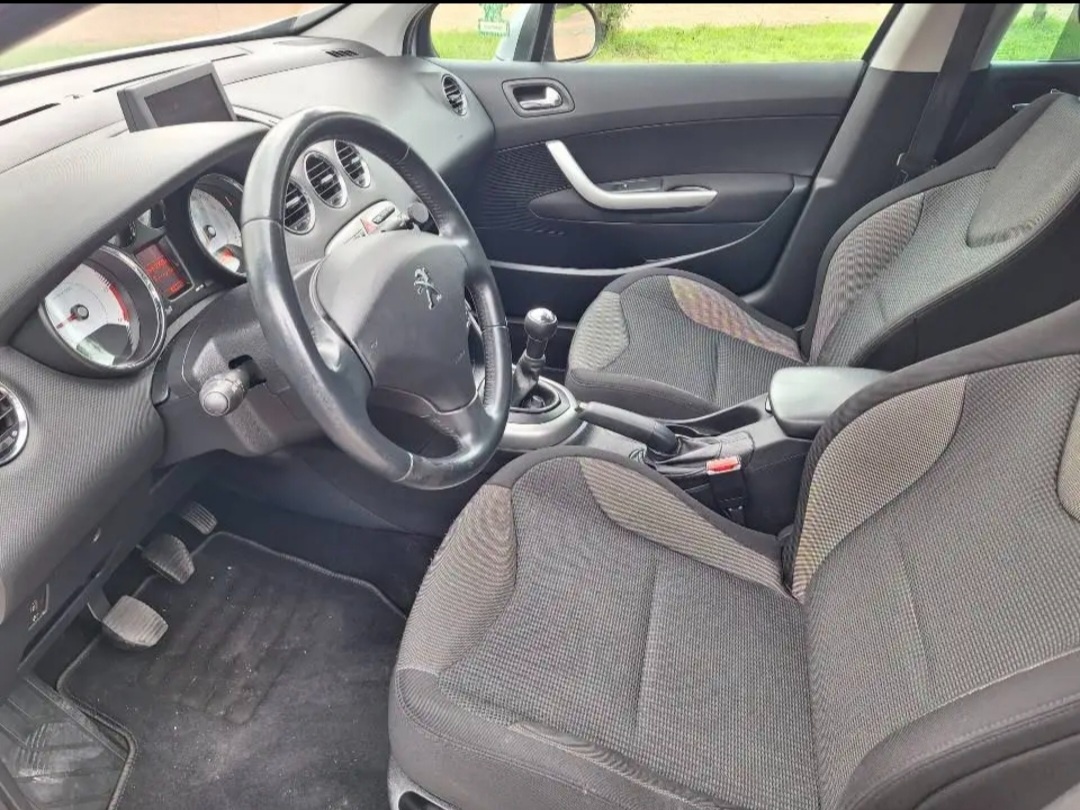 Peugeot 308 SW Facelift - 14