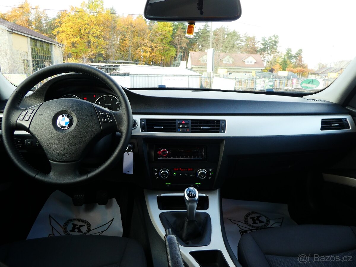 BMW 318i 105kW Alu,PDC,Servis - 14