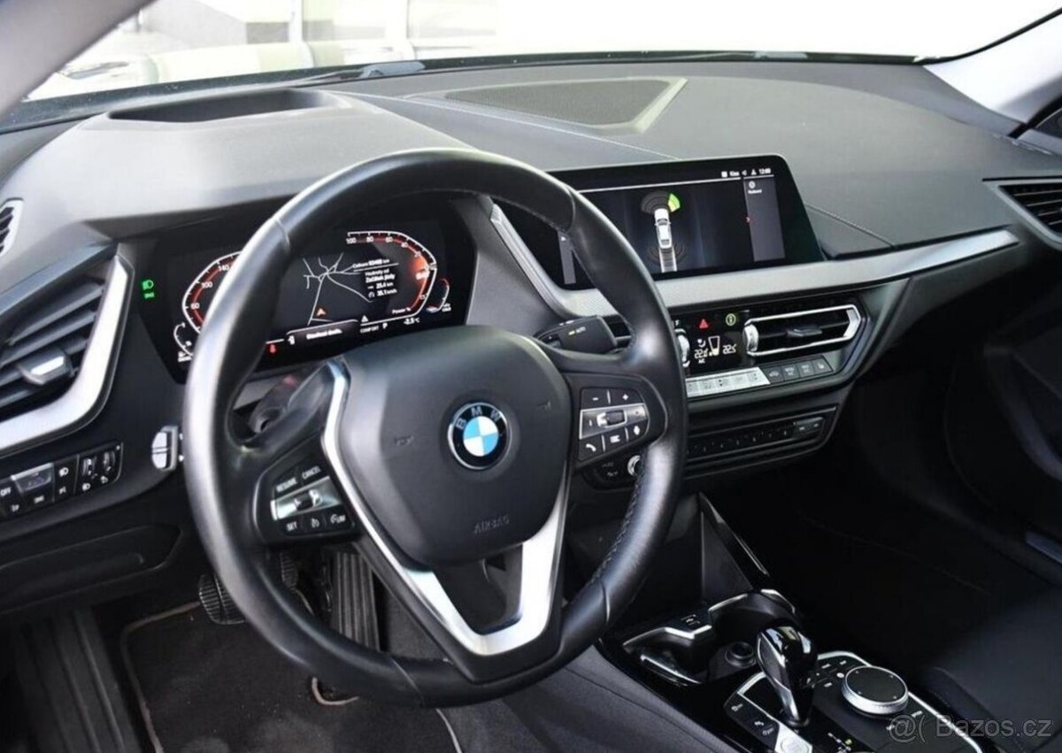 BMW Řada 2 218d TAŽNÉ HUD ČR 1M - 14