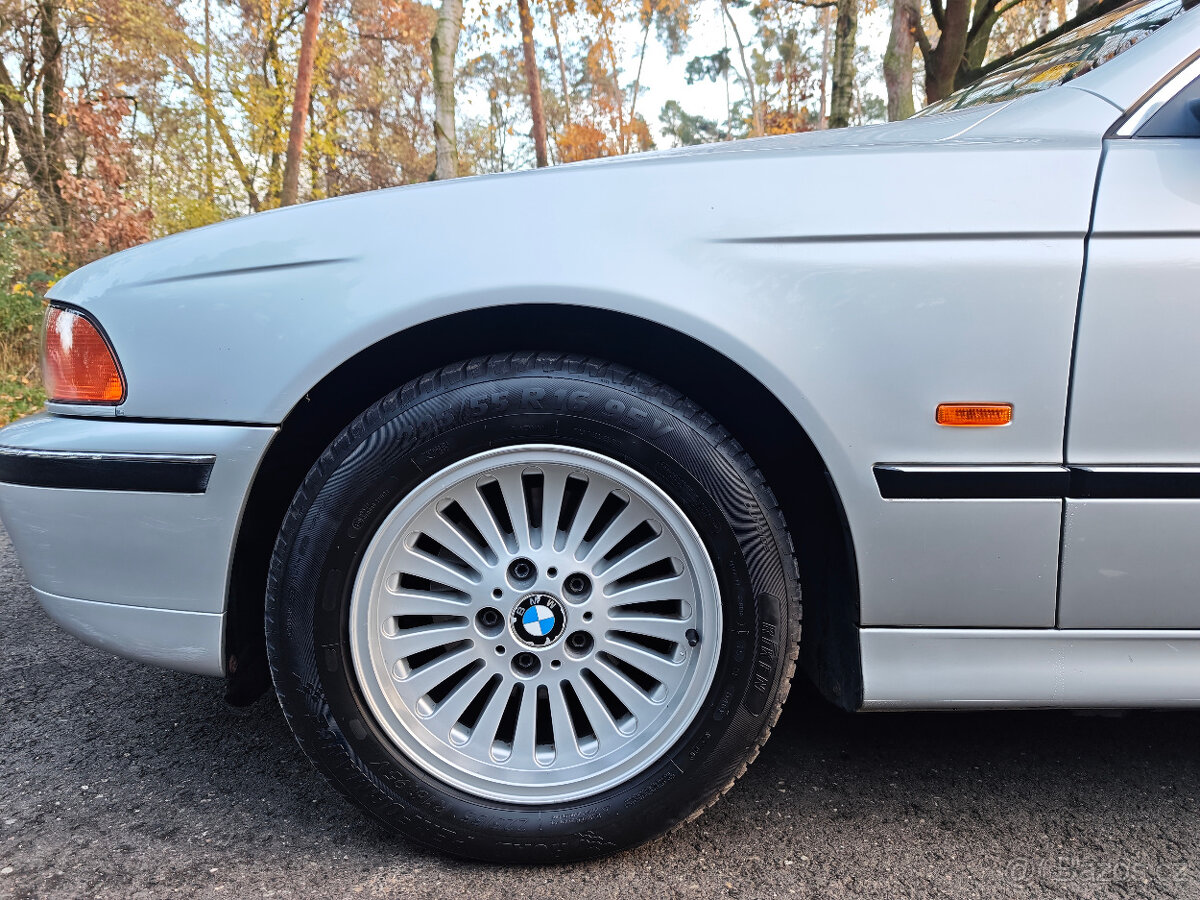 BMW E39 sedan,520i 110KW,manuál,klima,1998,POUZE 170XXXkm - 14