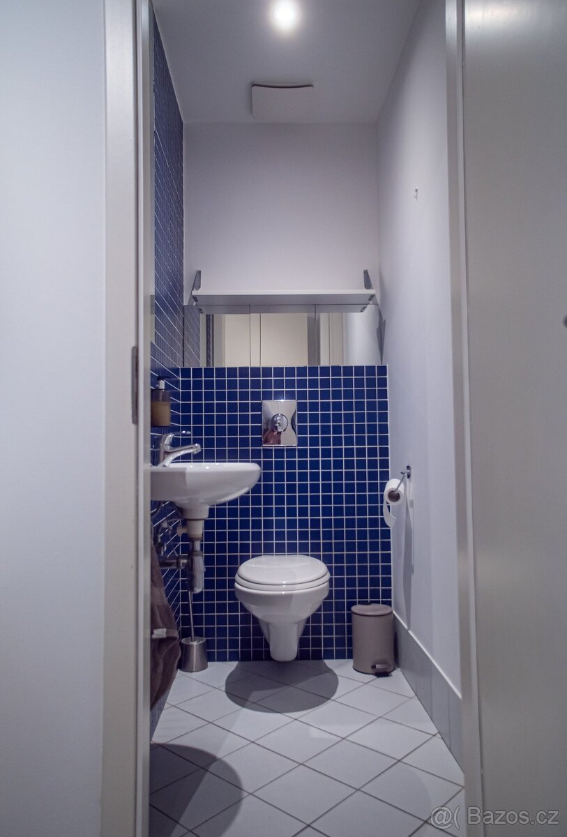 Rezidence s terasou a parkingem na Karlínském náměstí - 14