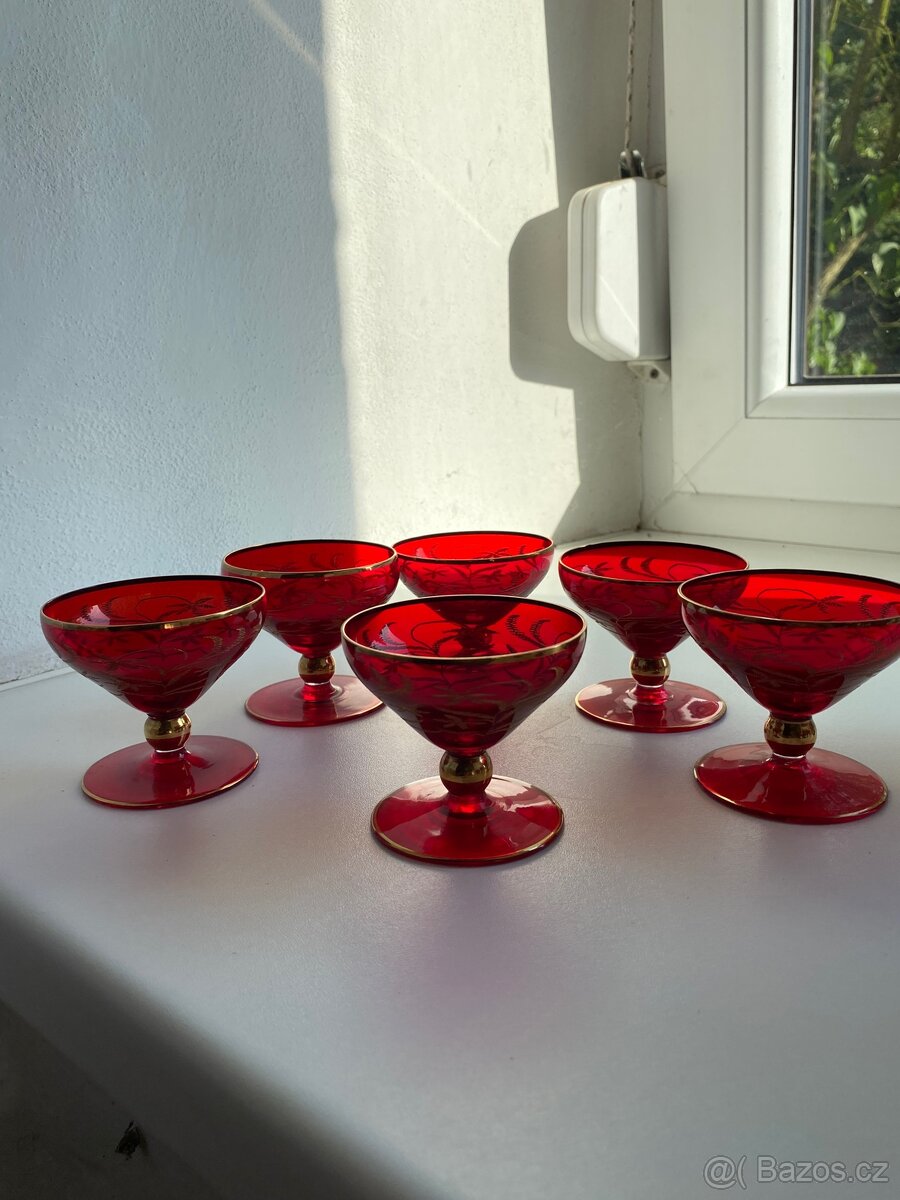 Vintage sada rubínových skleniček - 18 ks - 14
