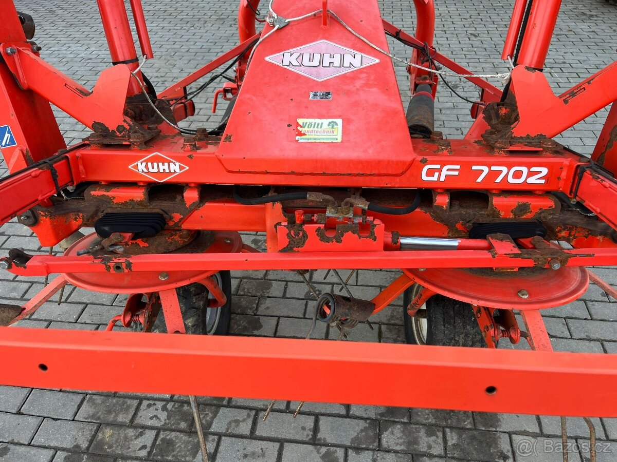 Obraceč sena, píce KÜHN GF 7702 - 14