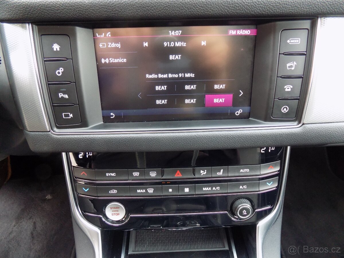 Jaguar XF 20D 132 KW KŮŽE PANORAMA - 14