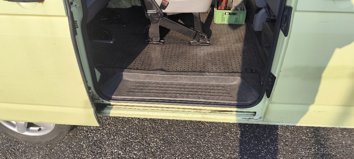 Volkswagen Transporter 1.9 TDI nová STK - 14