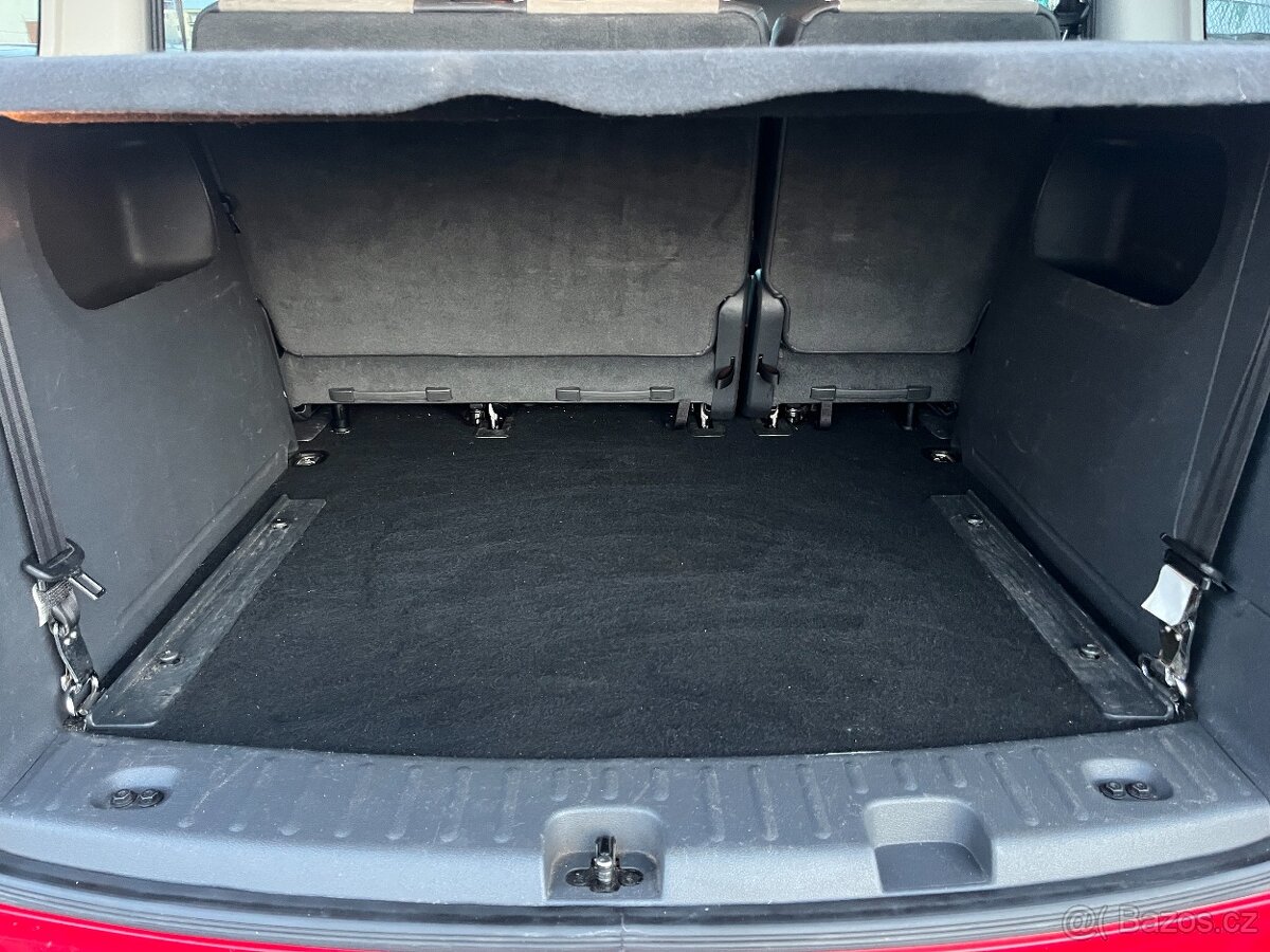 Vw Caddy 2.0tdi 103 kw 7.míst po servisu závěs vyhř.sedačky - 14