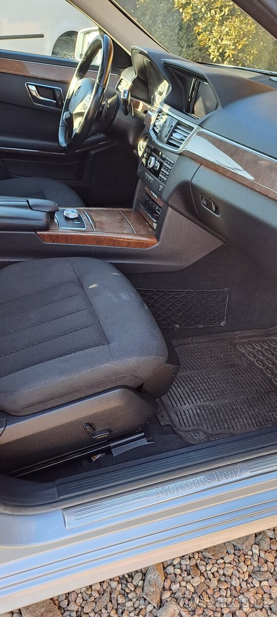 Mercedes-Benz Třídy E 220 CDI 125kW ELEGANCE - 14