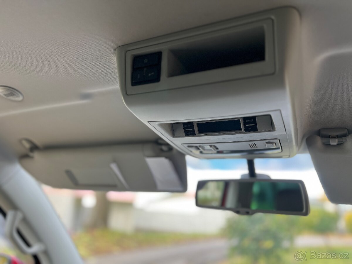 Vw T5 Multivan 2,0 TDi 103kw M6 Specia - 14