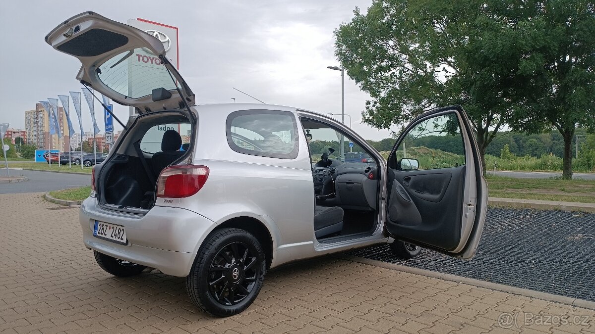 Toyota Yaris 1.3 - 14