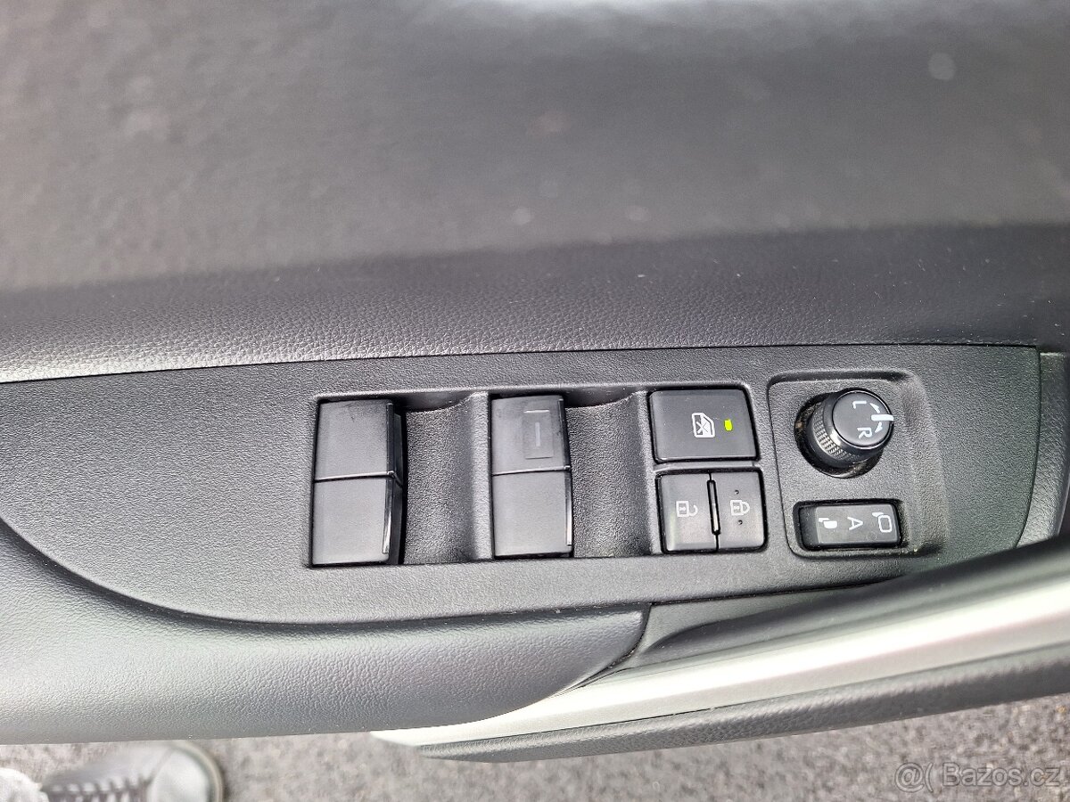 Toyota Corolla Cross, 2.0 Hybrid, Business - 14