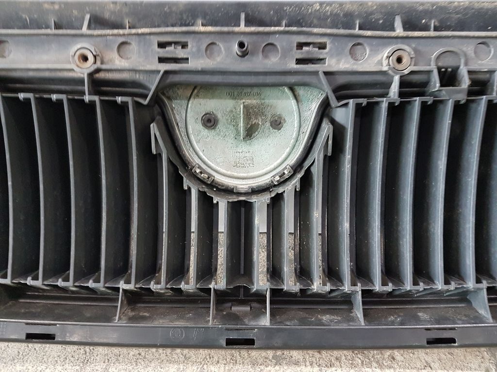 Přední maska Fabia I facelift, tm. šedá met. 9153 - 14