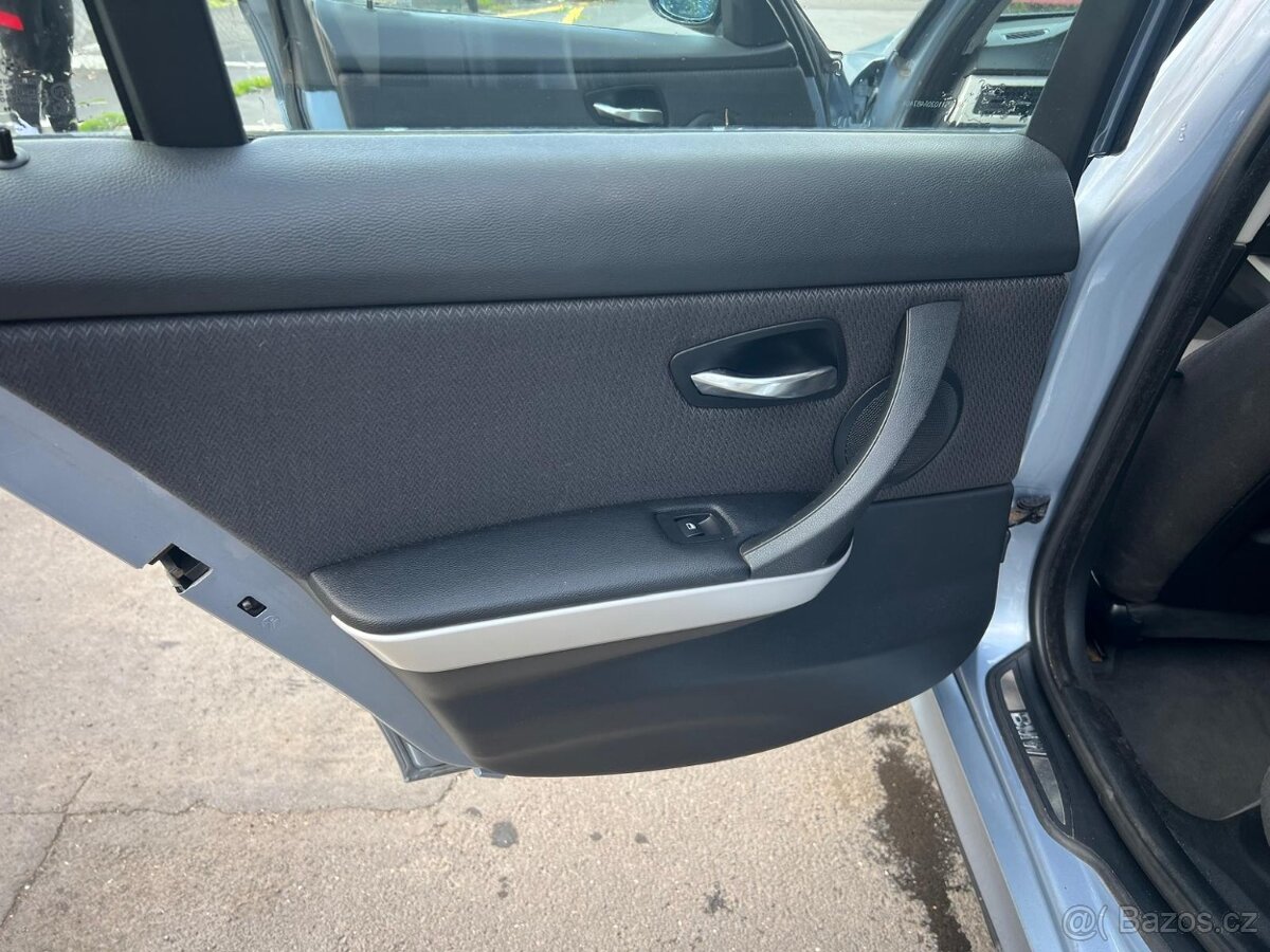 BMW 316i 1.6i 90kw, r.2009, serviska, klima, stk - 14