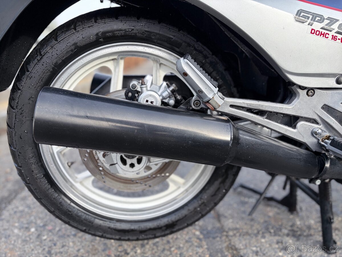 Kawasaki Gpz 900 - 14