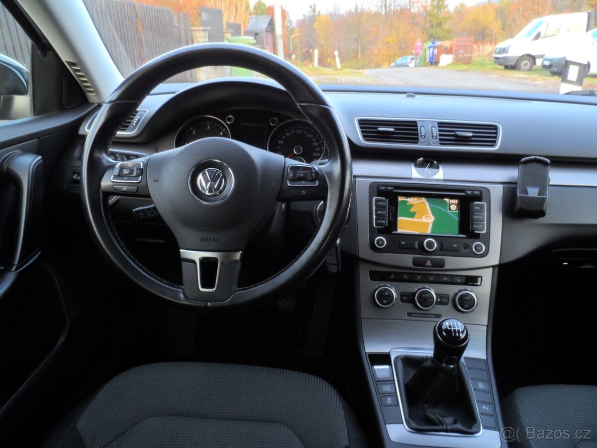 VW Passat B7 2.0 TDI 130 KW,Xenon,Navi.R.V.07/2014 Zachovalé - 14
