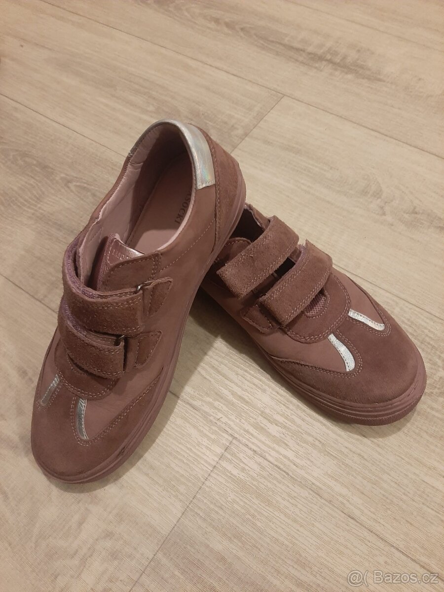 Boty různé velikosti - 14