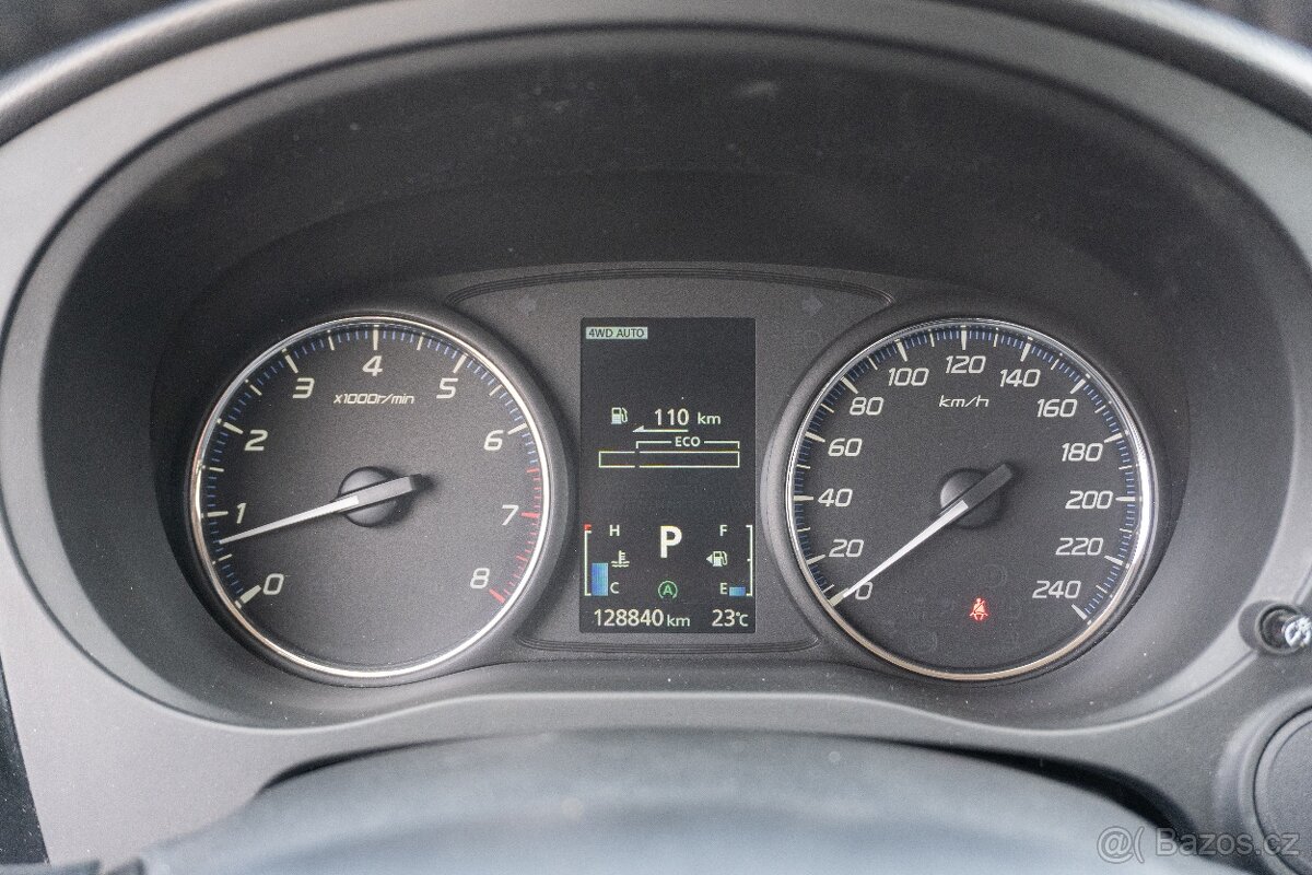 Mitsubishi Outlander 2.0 MIVEC 4x4 Automat - 14
