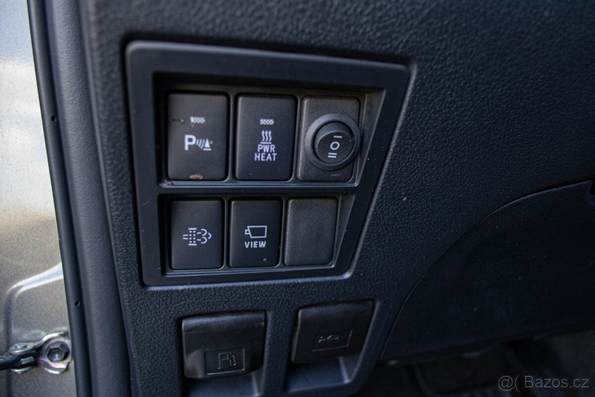 Toyota Hilux DC 2.8 I D-4D Invincible 4x4 A/T - 14