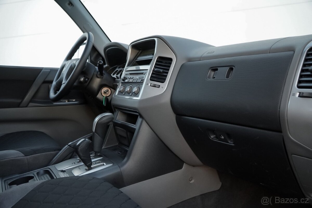 Mitsubishi Pajero 3.2 Di-D 4x4 AUTOMAT - 14