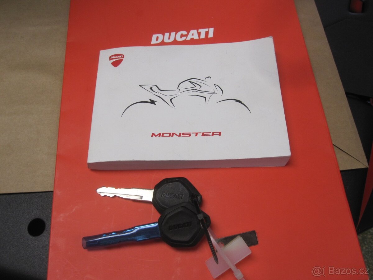 Ducati Monster 937 - 14