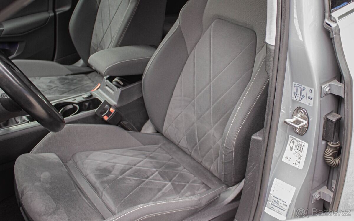 Volkswagen Golf 1.5 TSI ACT Style - 14
