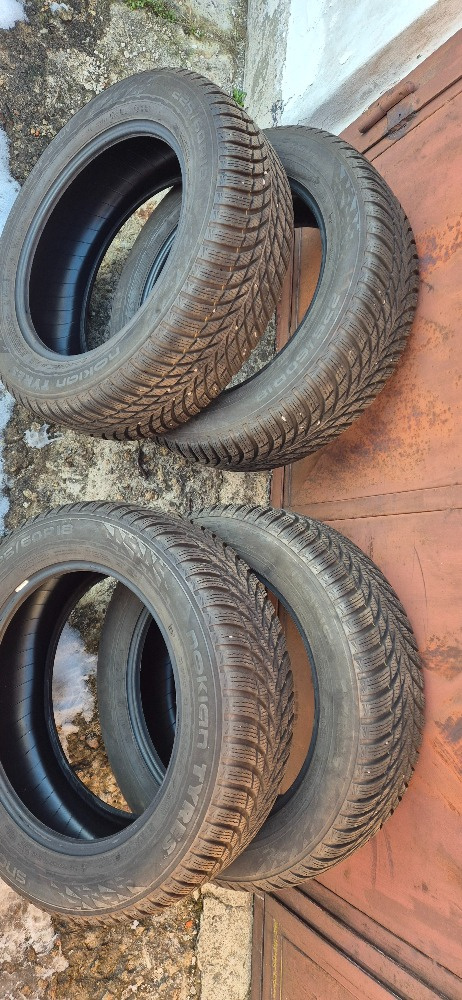 Zánovní zimní pneu 225/60 R18 104H - 14