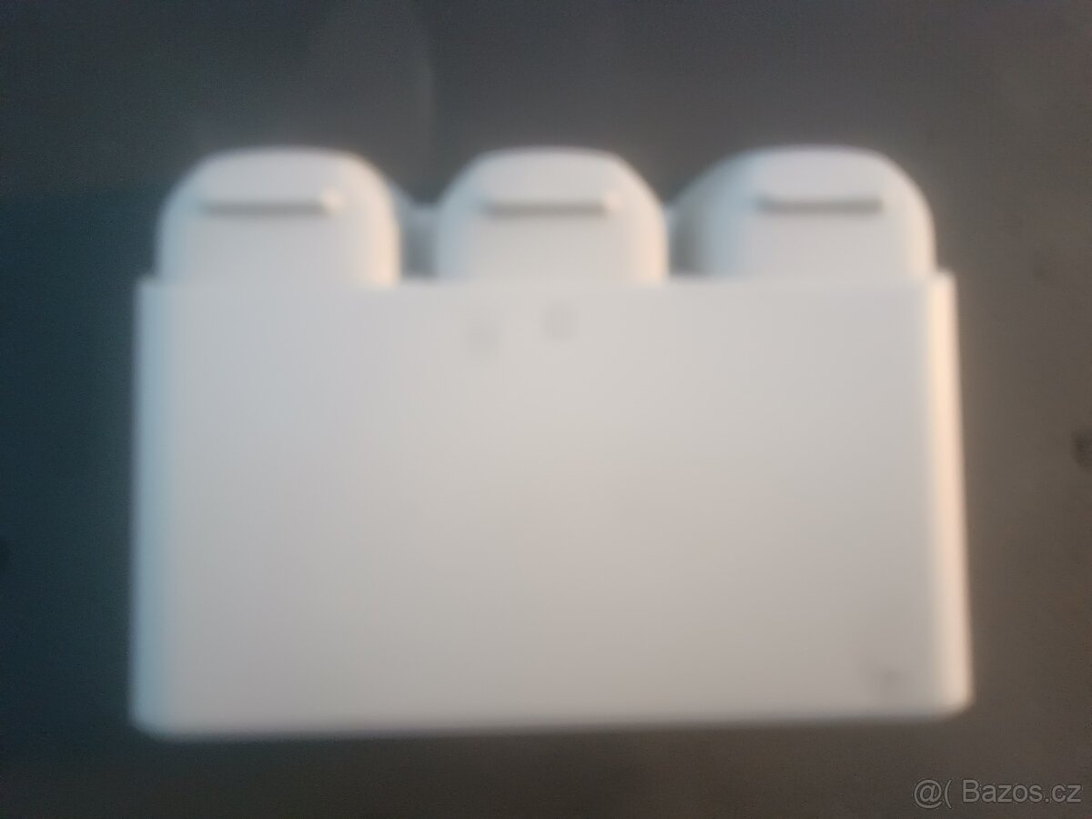 DJI NEO dron se 3 bateriemi a nabíjecí hub - 14