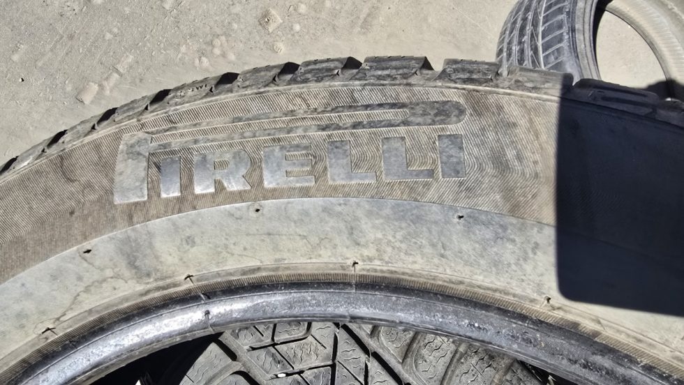 Pneu 215/55/17 Pirelli - 14