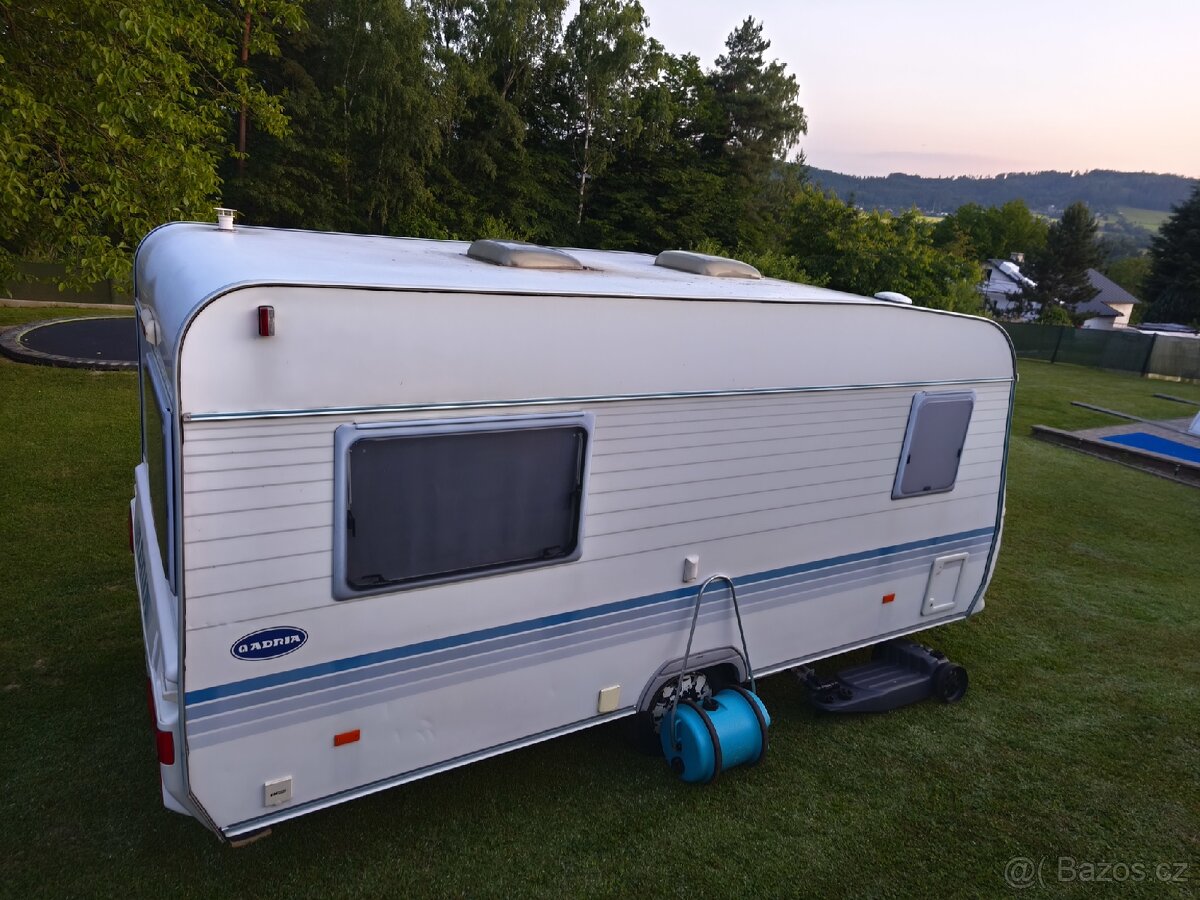 Karavan ADRIA 432 PX s elektrickými pojezdy - 14