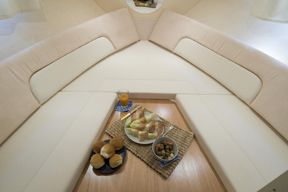 Prodám nová kabinová jachta CABIN 23/6,9m - 14