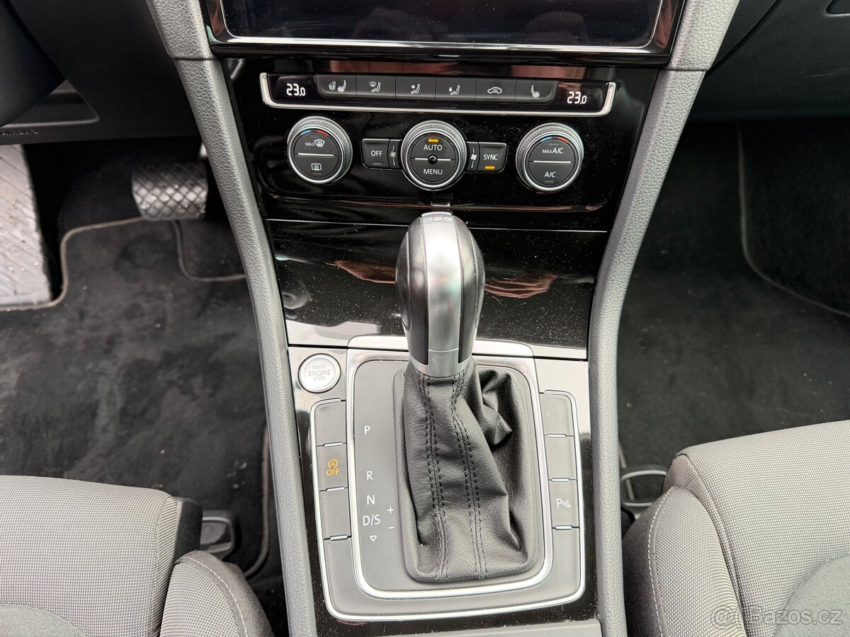 VW Golf 2.0, 110 kW, nafta, top výbava - 14