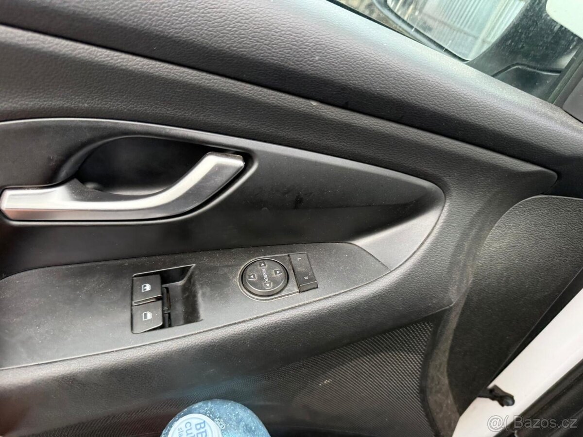 Hyundai I30 1.5i start plus pojizdne 2022 - 14