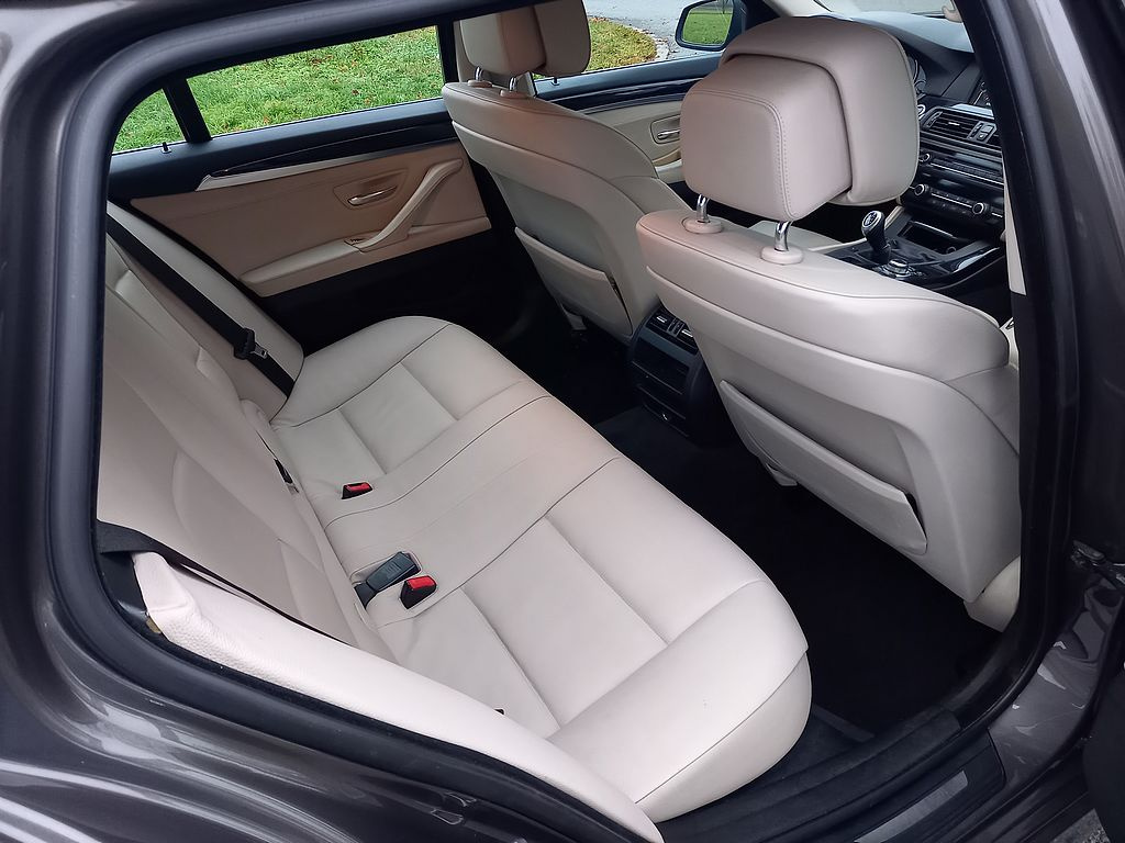 BMW 520D-135kW-digiklima+alu+kůže - 14