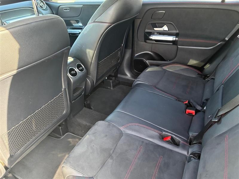 Mercedes-Benz GLB 220d 4MATIC - 14