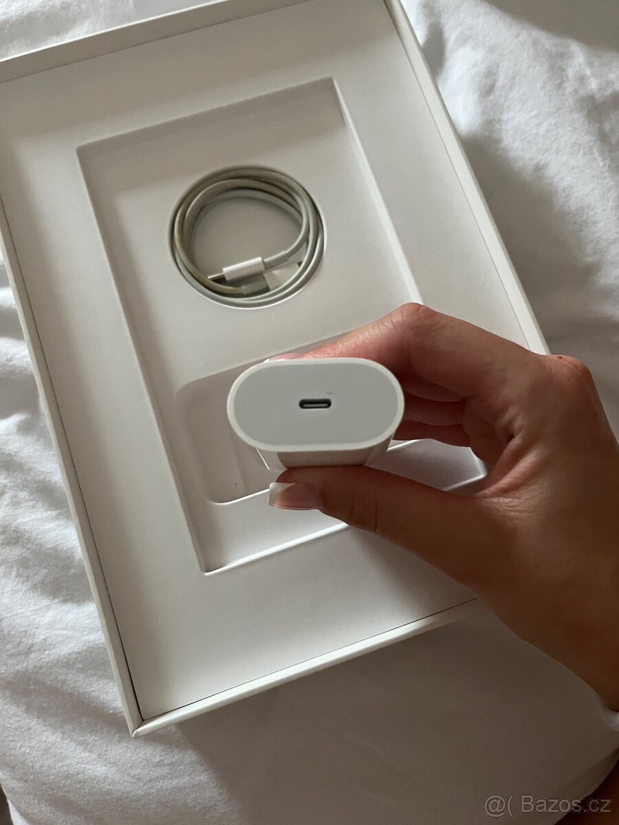 iPad 9. generace (2021) - 14