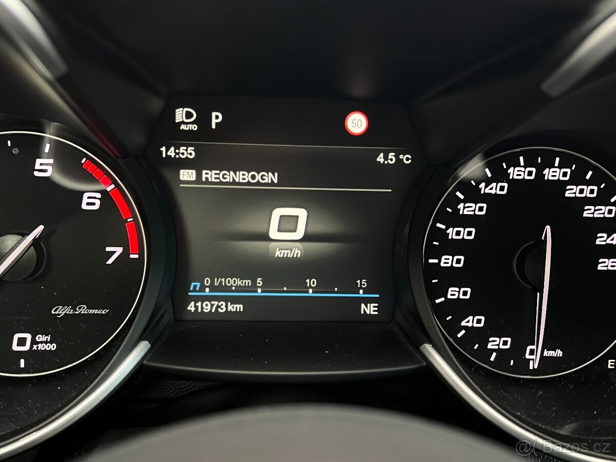 Alfa Romeo Giulia 2.0 Veloce 206 kW (ODPOČET DPH) - 14