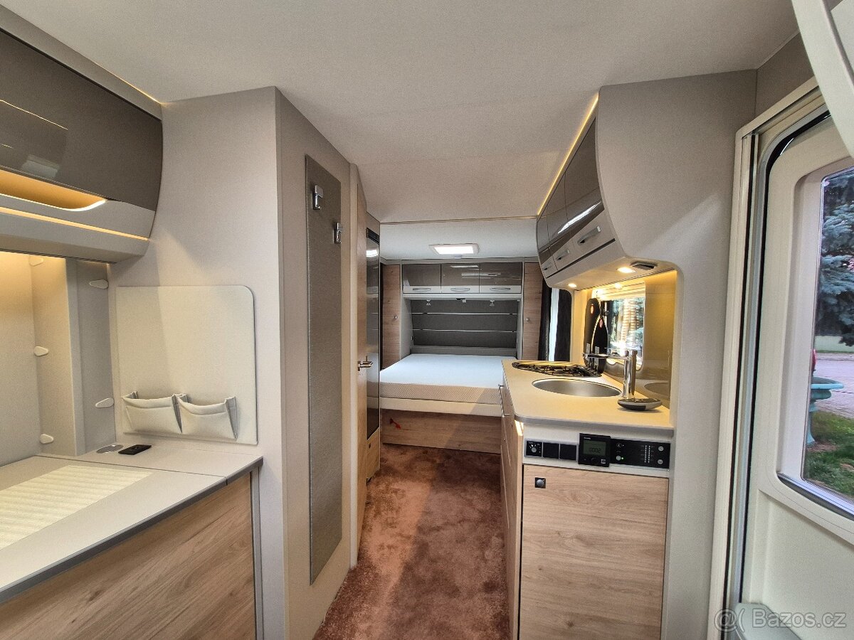 Obytný přívěs DETHLEFS NOMAD 530 DR - 14